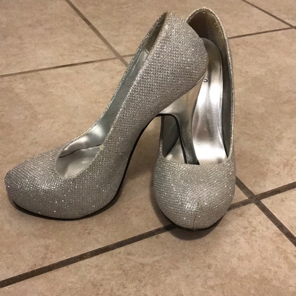 Qupid Shoes - Quipid Silver Glitter Heels